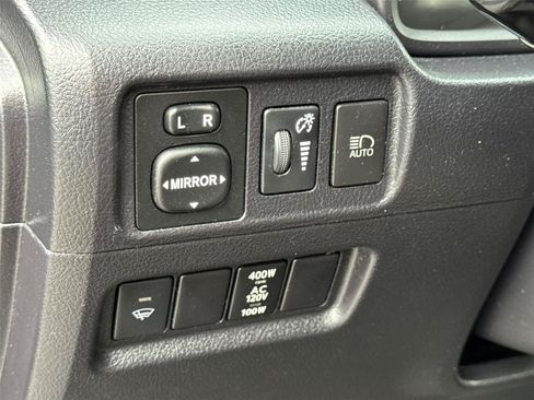 Used 2021 Toyota 4Runner SR5 AWD/4WD image 29