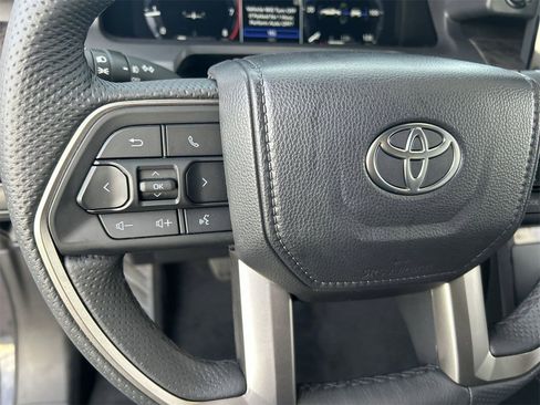 Used 2025 Toyota Tacoma Limited image 17