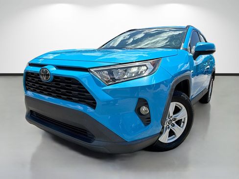 Used 2019 Toyota RAV4 XLE FWD image 1
