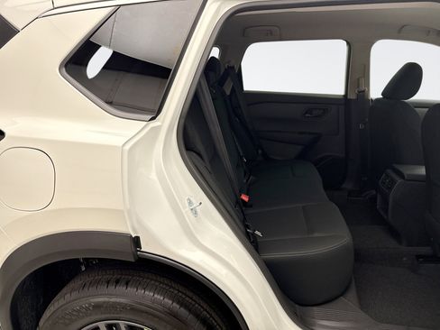 Used 2026 Nissan Rogue S image 17