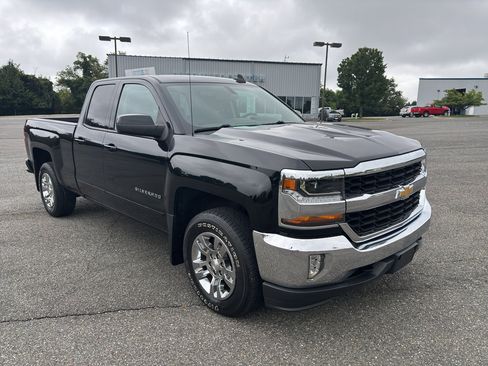 Used 2018 Chevrolet Silverado 1500 LT w/ All Star Edition image 3