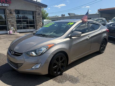 Used 2013 Hyundai Elantra Limited w/ Technology Pkg FWD image 9