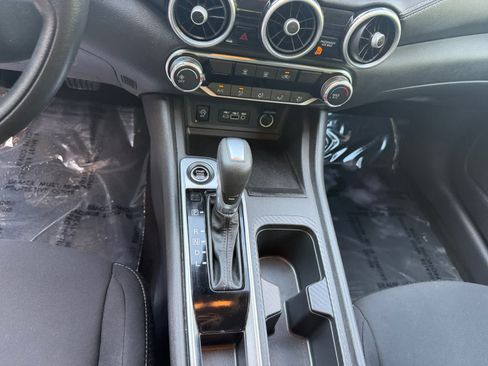 Used 2024 Nissan Sentra SV FWD image 16