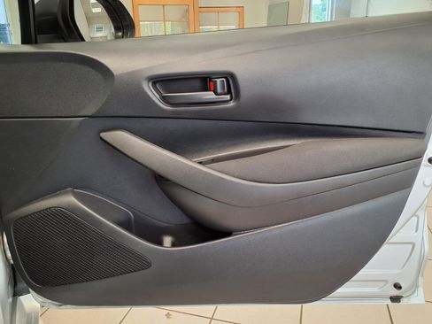 Used 2025 Toyota Corolla LE FWD image 11