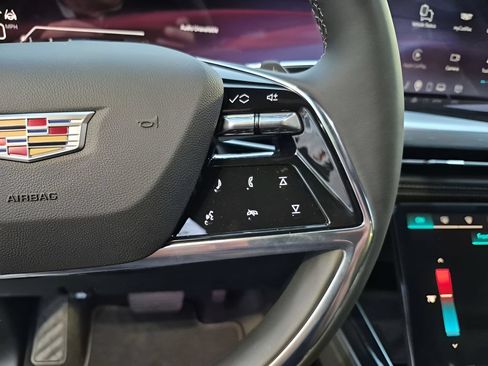 New 2026 Cadillac Escalade ESV Sport AWD/4WD image 36