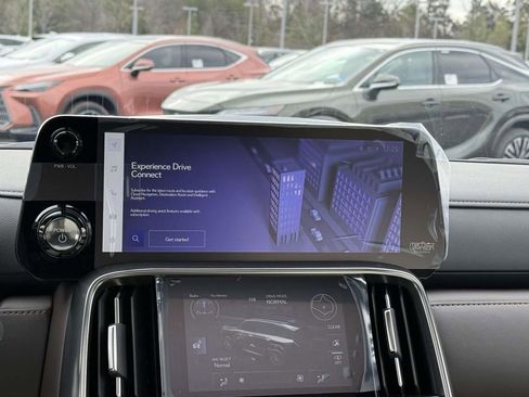 New 2026 Lexus LX 700h Luxury image 10