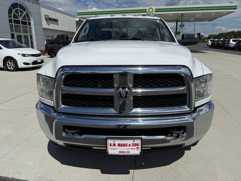Used 2018 RAM 3500 Tradesman w/ Chrome Appearance Group AWD/4WD image 2