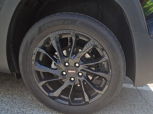 Used 2024 GMC Terrain SLT w/ Elevation Edition FWD image 7