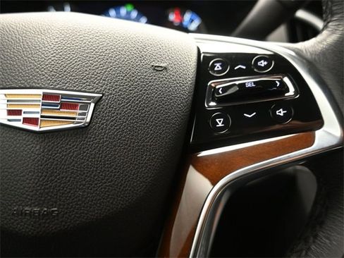 Used 2020 Cadillac Escalade 2WD image 28