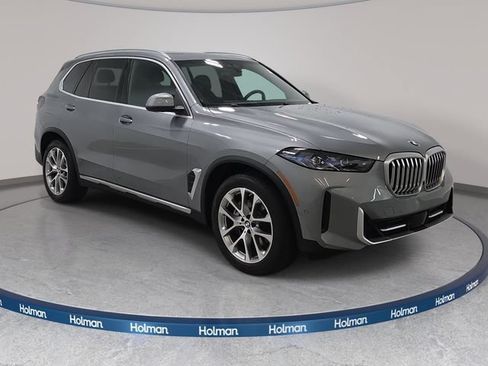 Used 2024 BMW X5 xDrive40i w/ Premium Package AWD/4WD image 4