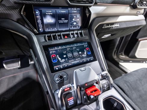 Used 2023 Lamborghini Urus Performante image 49