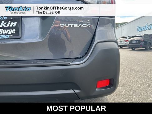 Used 2025 Subaru Outback Premium w/ Popular Package #1A AWD/4WD image 28