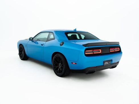 Used 2016 Dodge Challenger SRT Hellcat RWD image 5