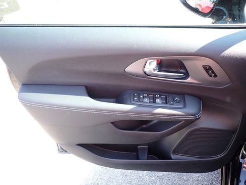 New 2026 Chrysler Pacifica Select image 17