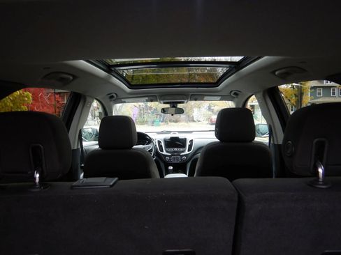 Used 2019 Chevrolet Equinox LT w/ Sun & Navigation Package image 25