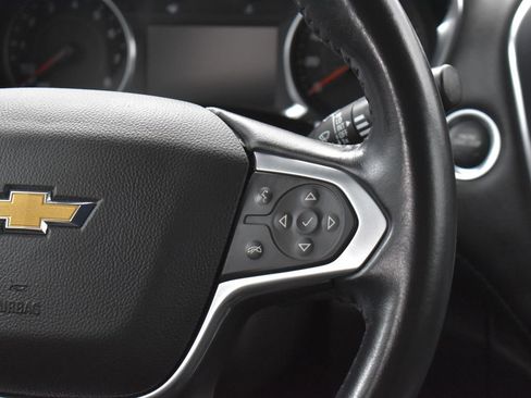 Used 2022 Chevrolet Traverse LT image 17