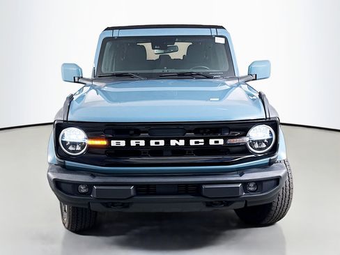 Used 2023 Ford Bronco Outer Banks AWD/4WD image 2