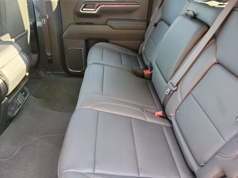 Used 2025 GMC Sierra 1500 SLT AWD/4WD image 13