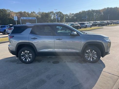 New 2026 Chevrolet Equinox LT image 8