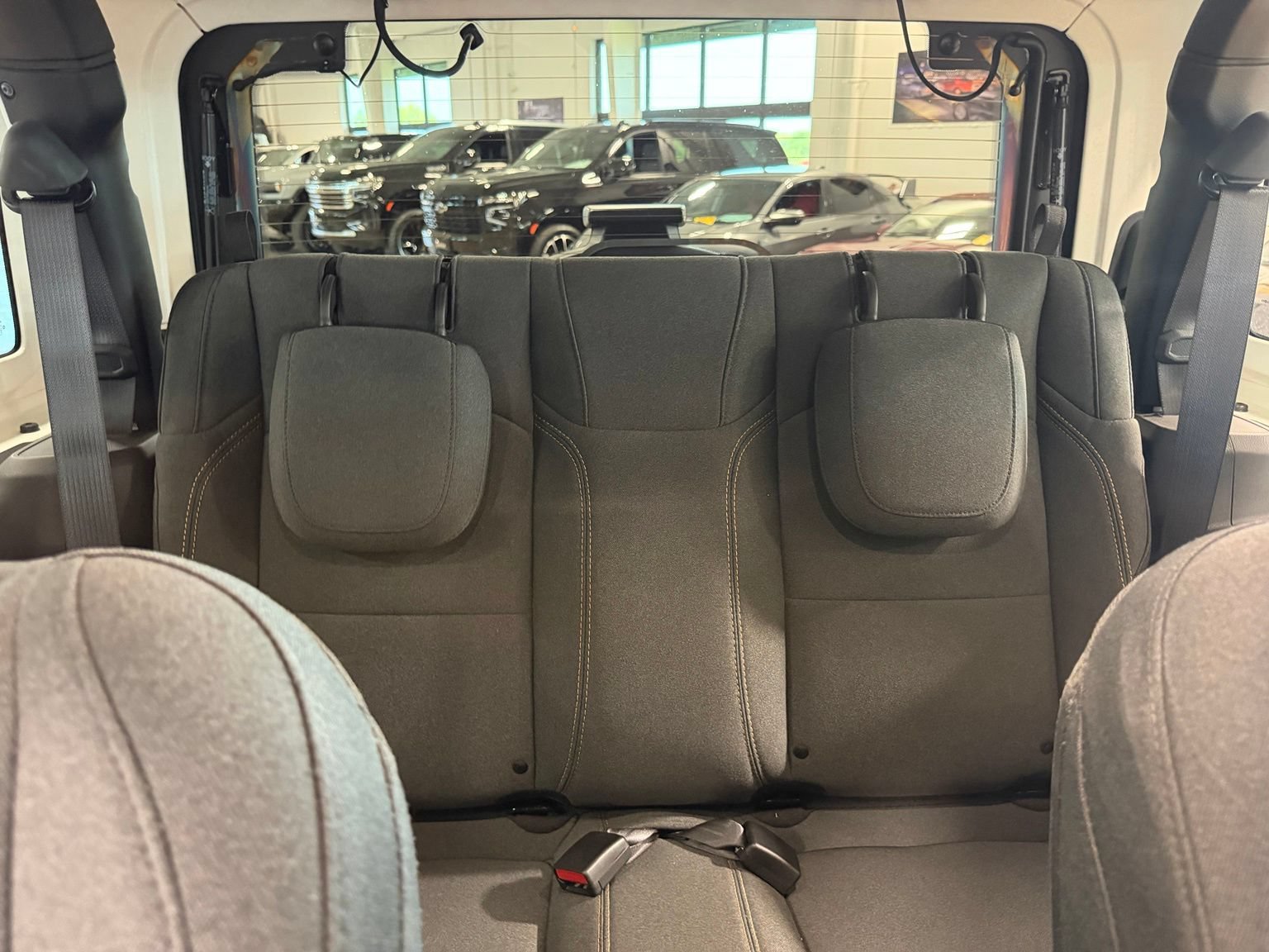 Used 2024 Jeep Wrangler Sport AWD/4WD image 17
