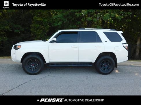 Used 2024 Toyota 4Runner SR5 Premium w/ Moonroof Package AWD/4WD image 9