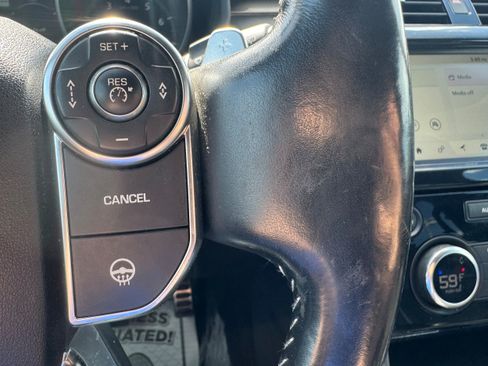 Used 2017 Land Rover Discovery HSE Luxury AWD/4WD image 15