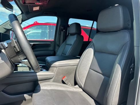 Used 2025 Chevrolet Tahoe LT AWD/4WD image 8