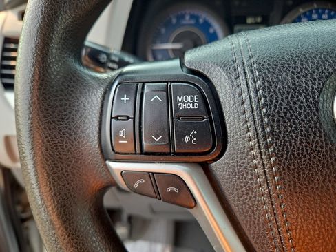 Used 2020 Toyota Sienna LE FWD image 24