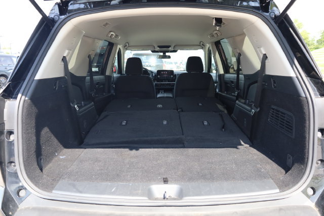 Used 2024 Nissan Pathfinder SV AWD/4WD image 32