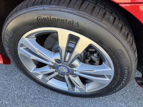 Used 2014 Mercedes-Benz E 350 4MATIC Wagon image 19