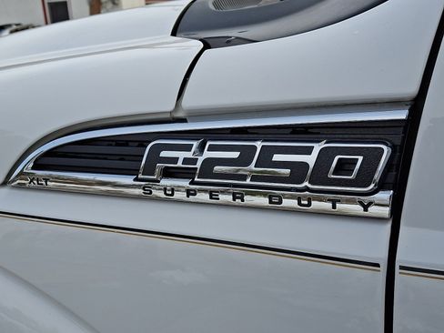 Used 2016 Ford F250 XLT w/ XLT Value Package image 31