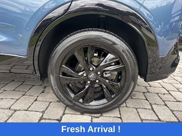 Used 2025 Buick Encore GX Sport Touring w/ Advanced Technology Package FWD image 11