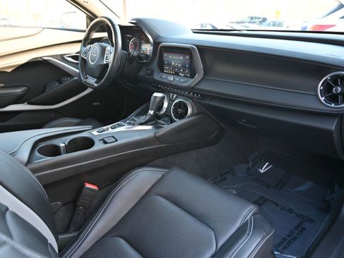 Used 2022 Chevrolet Camaro LT w/ Technology Package image 15