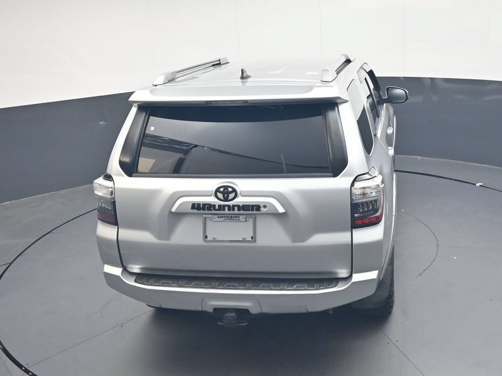 Used 2017 Toyota 4Runner SR5 AWD/4WD image 23