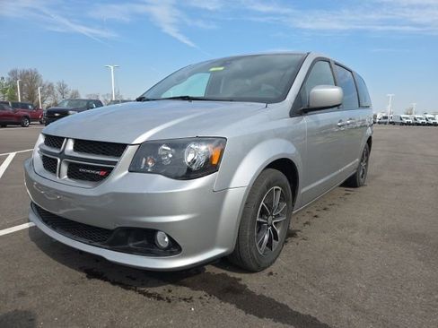 Used 2019 Dodge Grand Caravan GT image 2