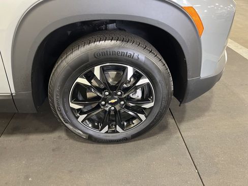 Certified 2023 Chevrolet TrailBlazer LT w/ Convenience Package image 11