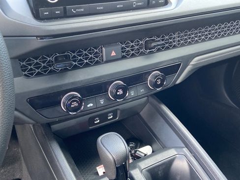 Used 2023 Honda Accord LX image 38