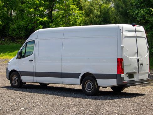 Used 2021 Mercedes-Benz Sprinter 2500 image 5