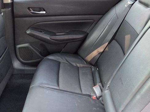 Used 2019 Nissan Altima 2.5 SR FWD image 17