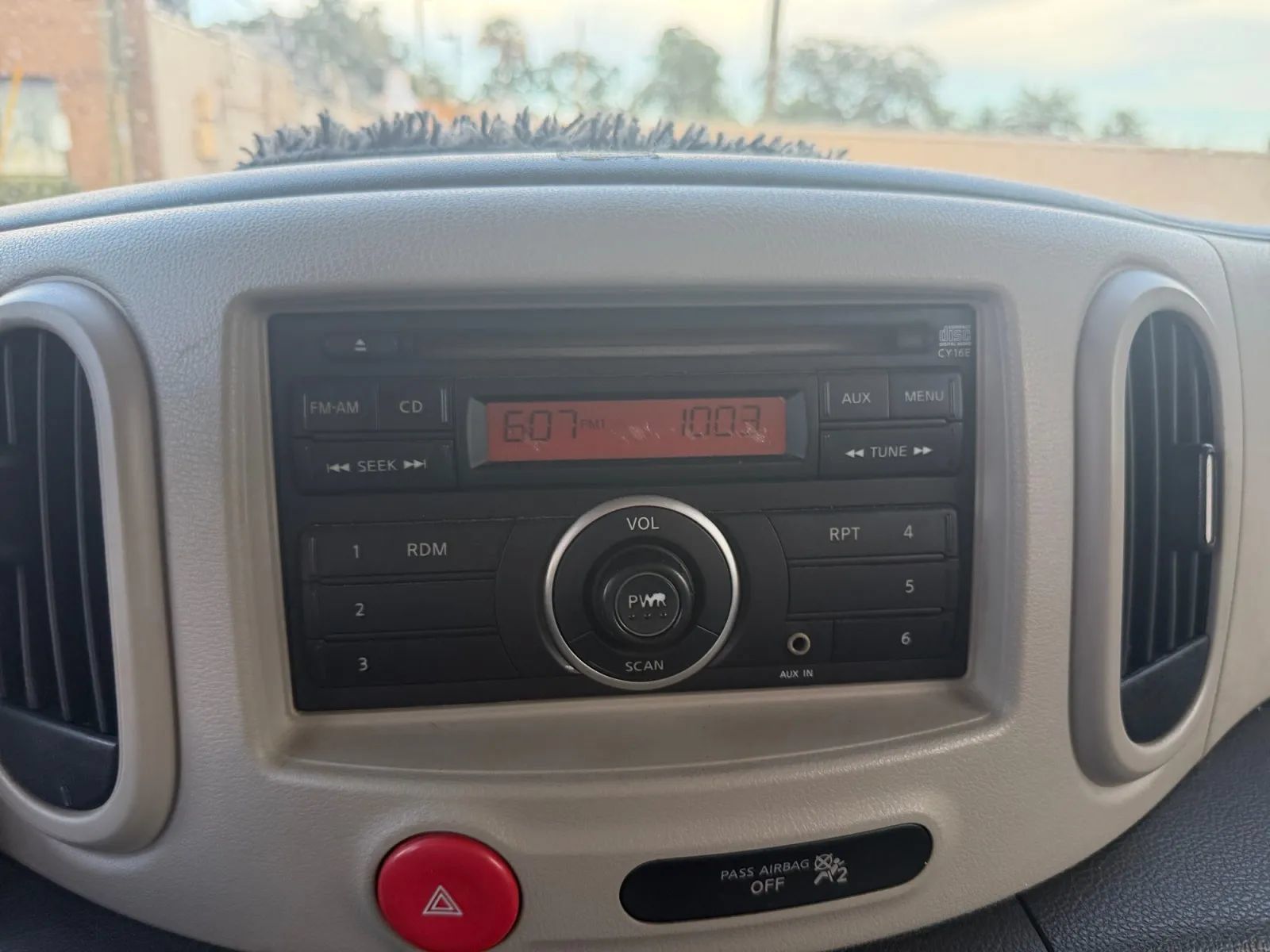Used 2009 Nissan Cube 1.8 S w/ Interior Designer Pkg FWD image 22