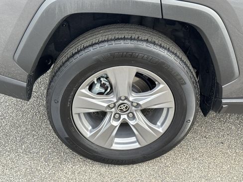 Used 2022 Toyota RAV4 LE image 17