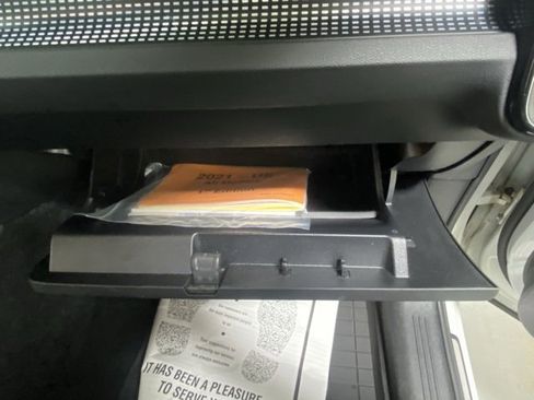 Used 2021 Volvo XC40 T5 R-Design w/ Climate Package image 29