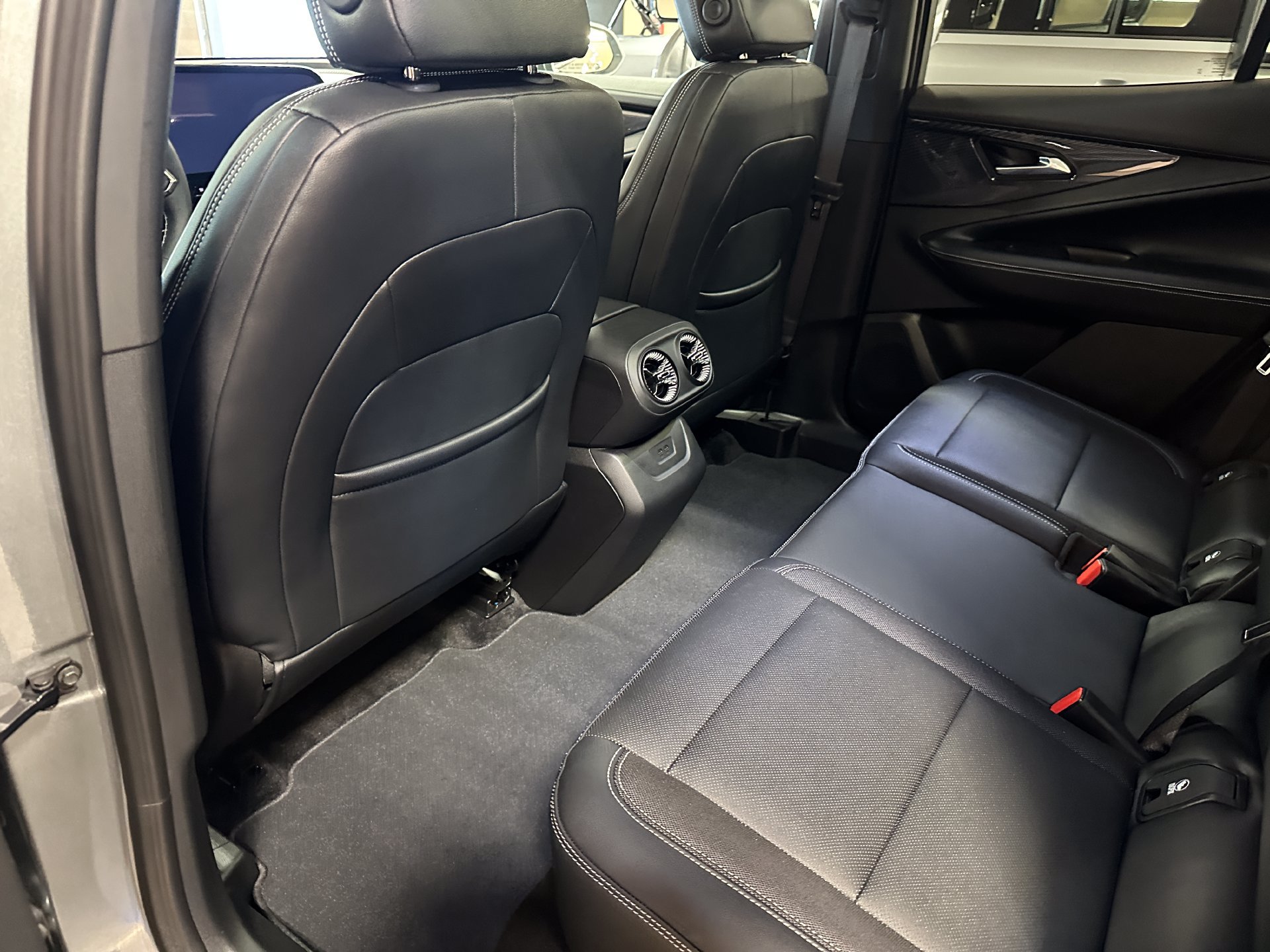 Used 2024 Chevrolet Blazer EV LT AWD/4WD image 19