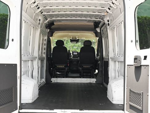Used 2023 RAM ProMaster 2500 FWD image 6
