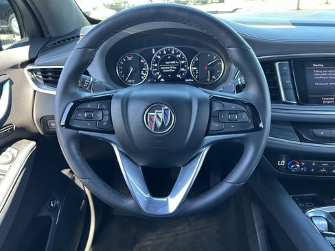 Used 2024 Buick Enclave Premium AWD/4WD image 22