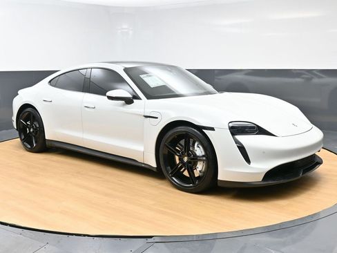 Used 2021 Porsche Taycan image 2