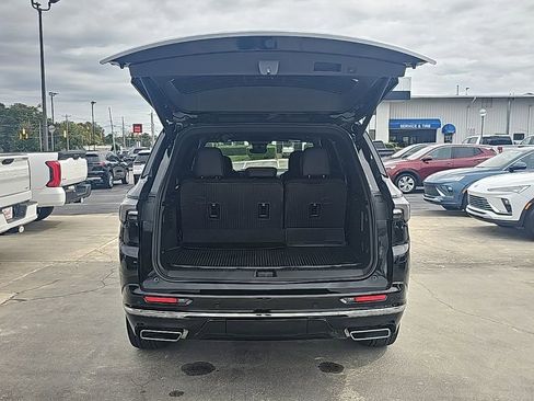 Used 2025 Buick Enclave Avenir w/ Super Cruise Package image 5