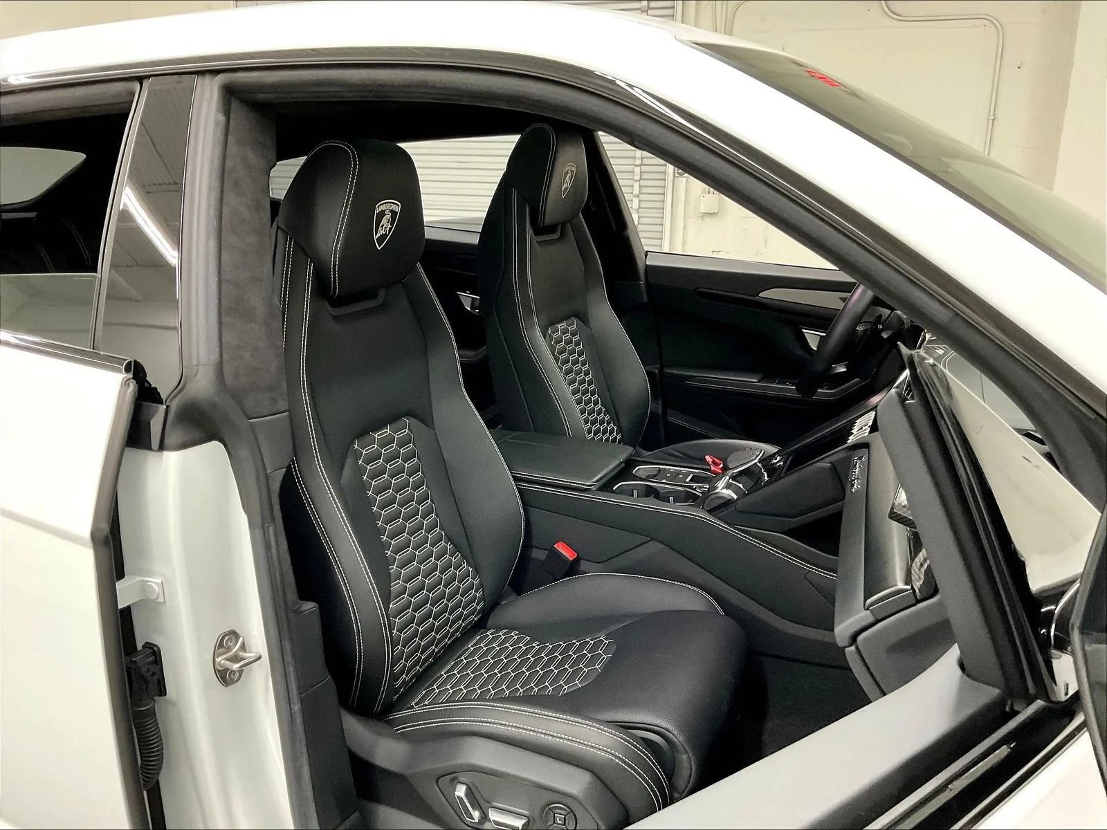 Used 2024 Lamborghini Urus S AWD/4WD image 12