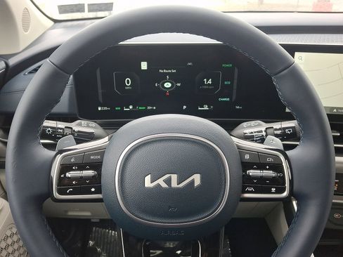 New 2026 Kia Carnival SX Prestige FWD image 18
