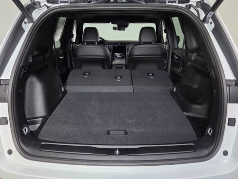 New 2025 Jeep Grand Cherokee Altitude image 11